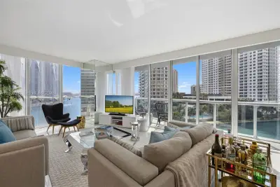 465 Brickell Ave #701, Miami: photo 1 of 78
