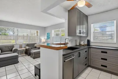 492 W Tilford, Deerfield Beach: photo 1 of 97