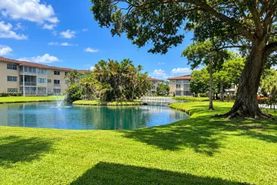5041 W Oakland Park Blvd #110, Lauderdale Lakes: photo 1 of 17