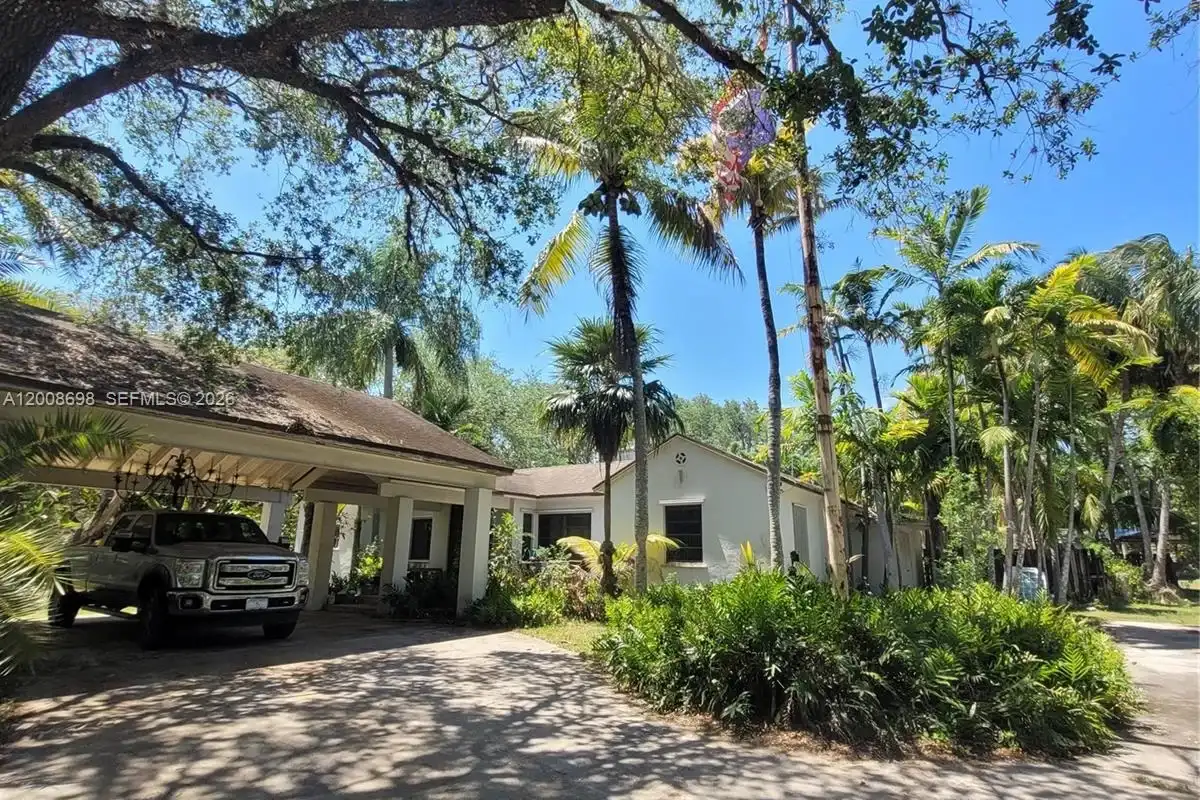 8339 SW 112th St, Miami: photo 1 of 30