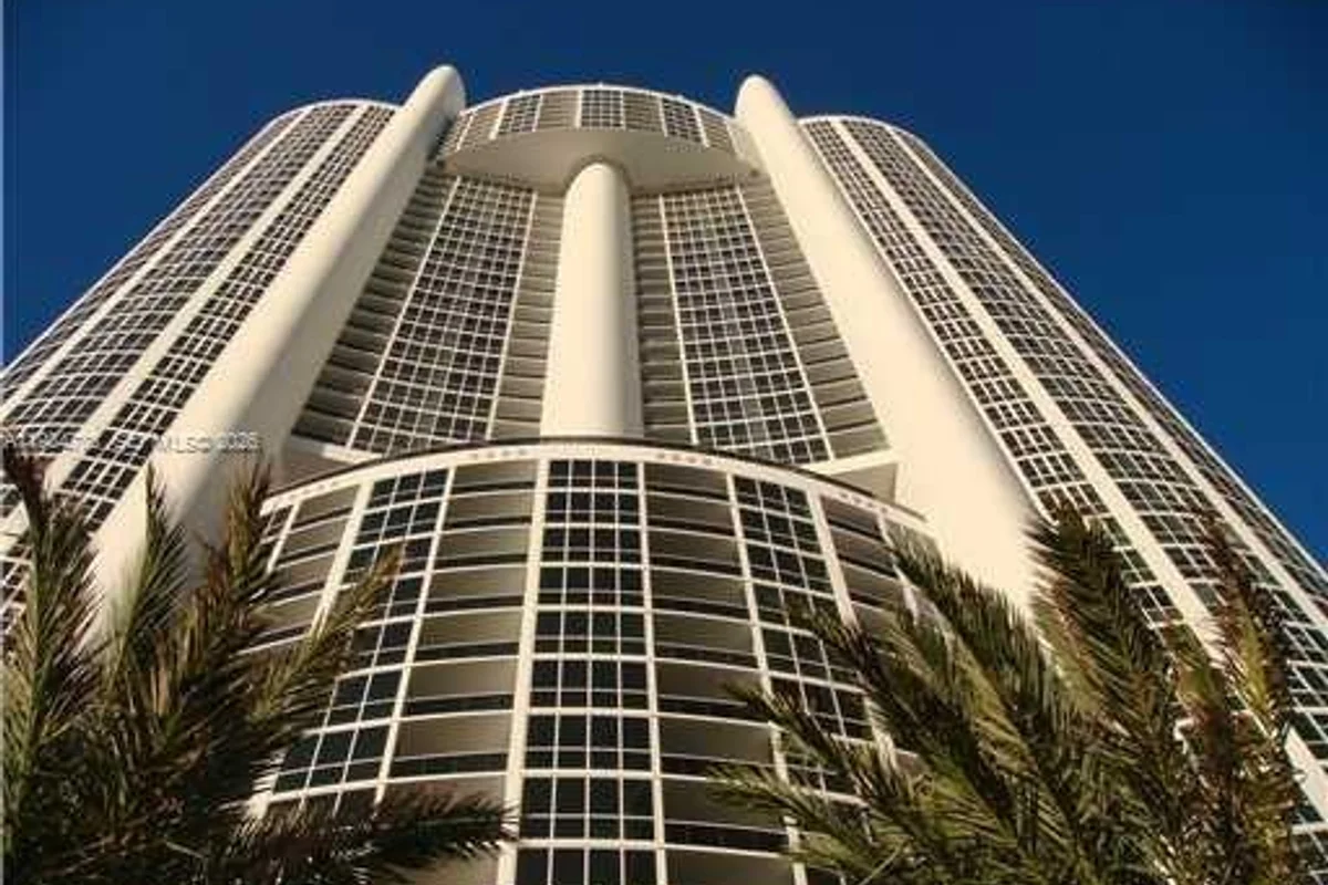 18201 Collins Ave #3505, Sunny Isles Beach: photo 1 of 17