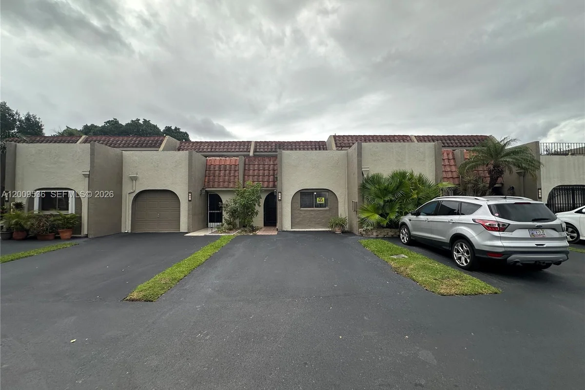 295 Jacaranda Dr #20, Plantation: photo 1 of 54