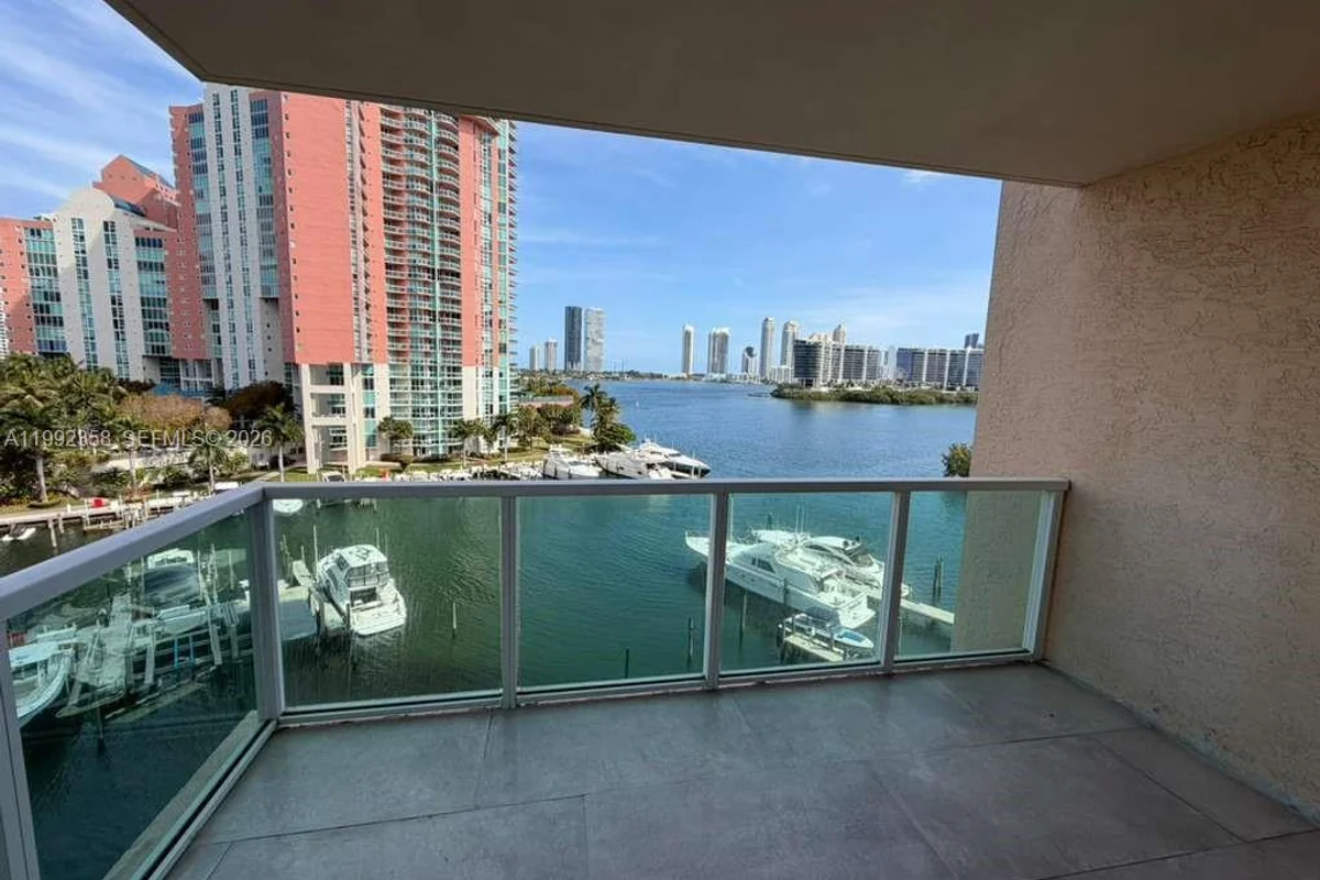 3330 NE 190th St #710, Aventura: photo 1 of 24