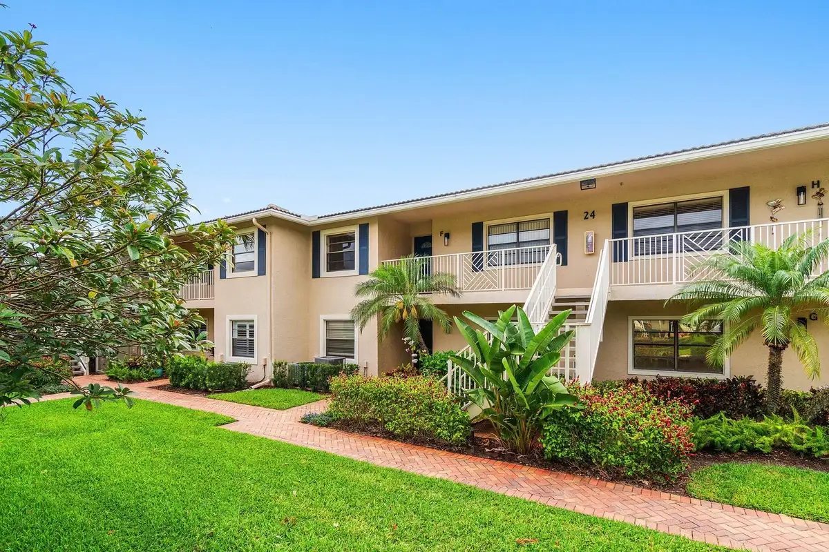 24 Stratford Dr #E, Boynton Beach: photo 1 of 50