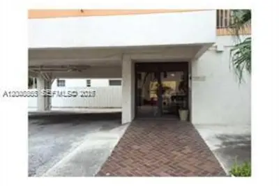 7740 Abbott Ave #5B, Miami Beach: photo 1 of 4