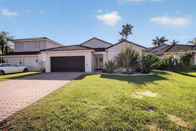 14471 SW 136th Pl, Miami: photo 1 of 29