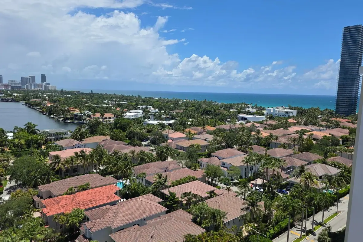 19390 Collins Ave #1622, Sunny Isles Beach: photo 1 of 12