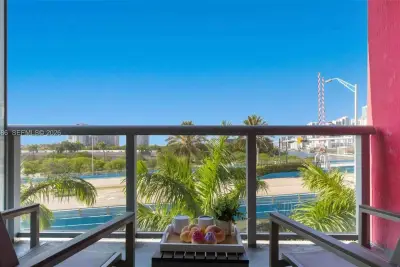 2602 E Hallandale Beach Blvd #R506, Hallandale Beach: photo 1 of 10