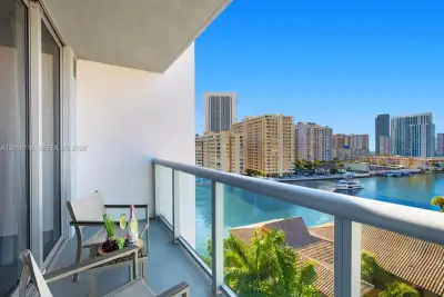2602 E Hallandale Beach Blvd #R803, Hallandale Beach: photo 1 of 9