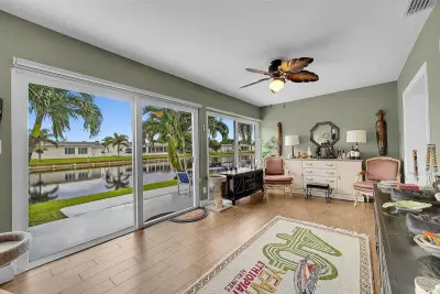 4600 NW 45th St, Tamarac: photo 1 of 18