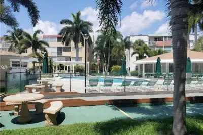 1333 E Hallandale Beach Blvd #305, Hallandale Beach: photo 1 of 25