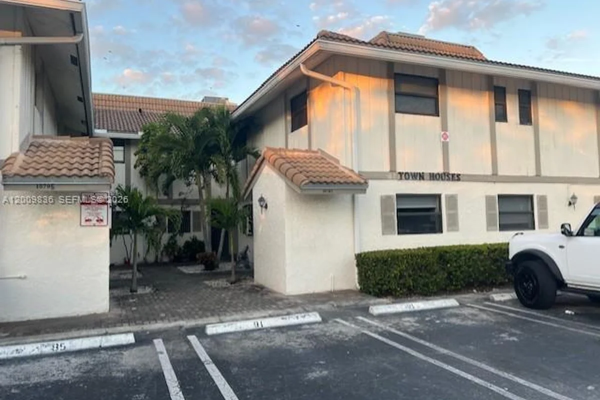 10789 Royal Palm Blvd #4, Coral Springs: photo 1 of 20