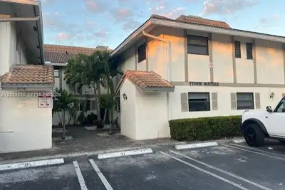 10789 Royal Palm Blvd #4, Coral Springs: photo 1 of 20