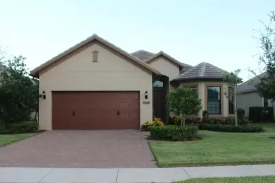 10274 Prato St, Wellington: photo 1 of 32