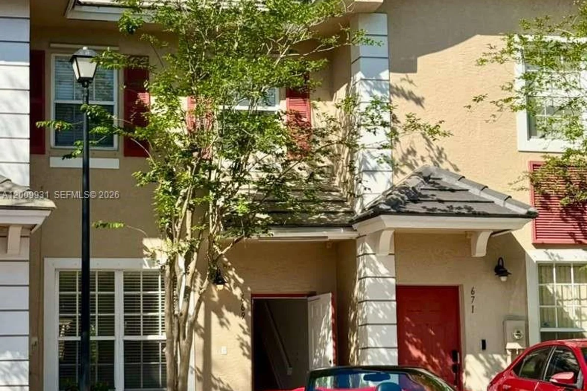 669 NW 42nd Ave, Plantation: photo 1 of 22