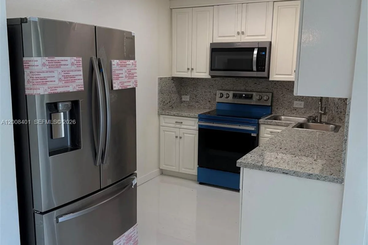 1625 SE 10th Ave #101, Fort Lauderdale: photo 1 of 9