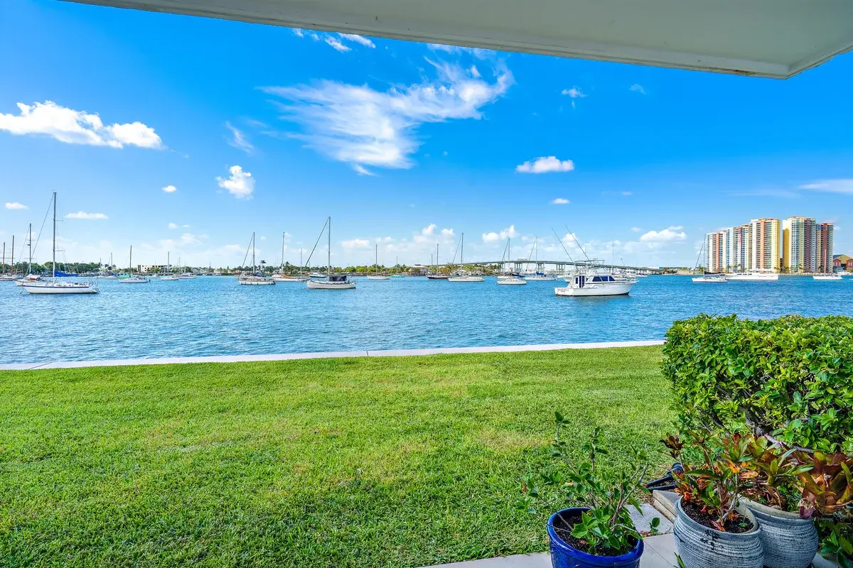 1051 Sugar Sands Blvd #156, Riviera Beach: photo 1 of 25