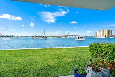 1051 Sugar Sands Blvd #156, Riviera Beach: photo 1 of 25