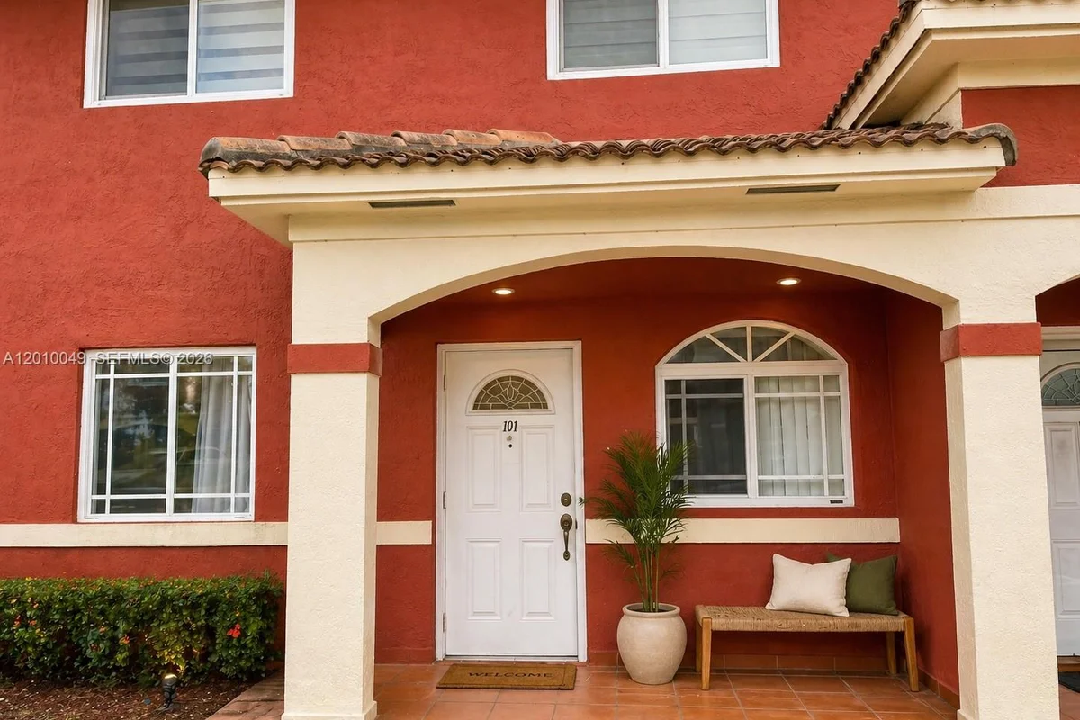 11051 W Okeechobee Rd #101, Miami: photo 1 of 33