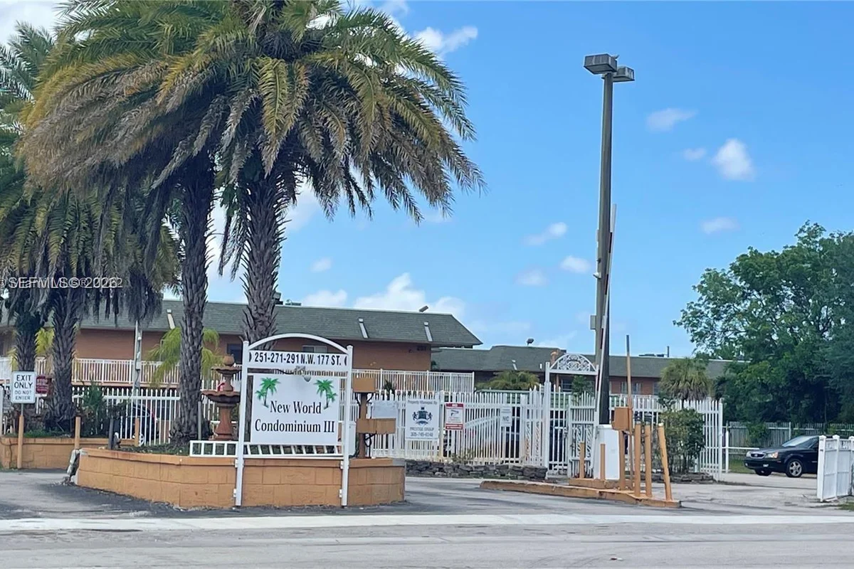 271 NW 177th St #B-104, Miami Gardens: photo 1 of 15