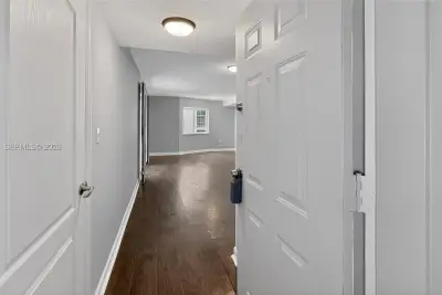 280 SW 20th Rd #904, Miami: photo 1 of 34