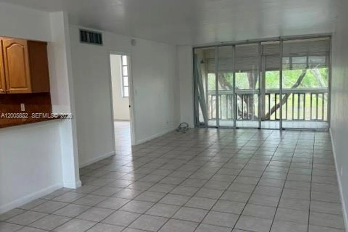 7031 Environ Blvd #221, Lauderhill: photo 1 of 32