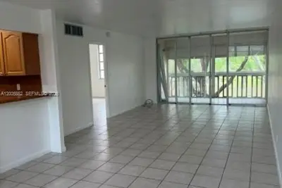 7031 Environ Blvd #221, Lauderhill: photo 1 of 32