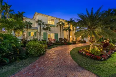 2870 NE 24th Pl, Fort Lauderdale: photo 1 of 99