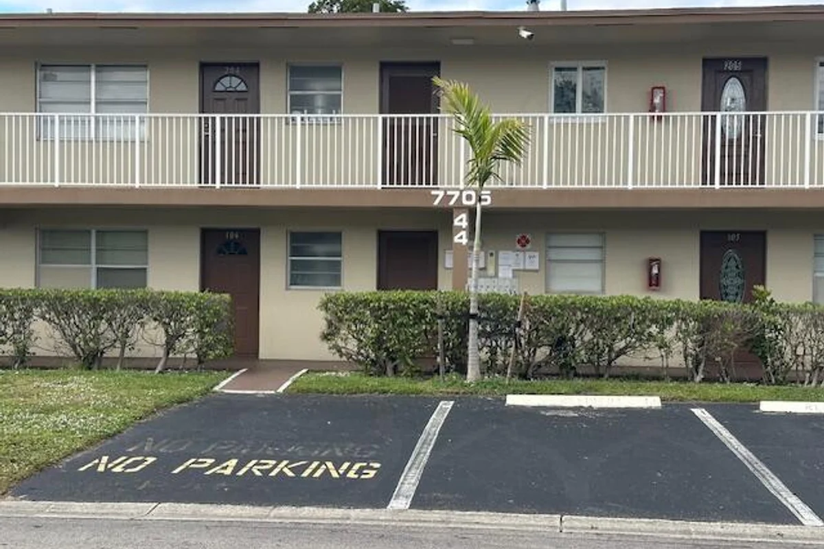 7705 NW 5th Ct #103, Margate: photo 1 of 26