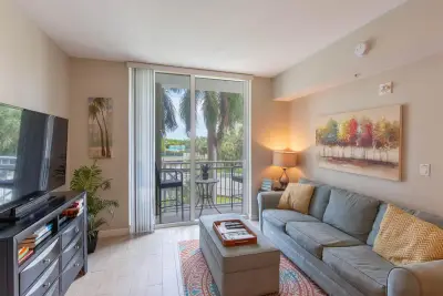 400 N Federal Hwy #209s, Boynton Beach: photo 1 of 12