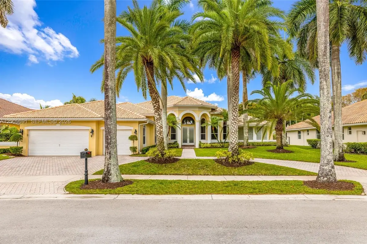 2477 Poinciana Dr, Weston: photo 1 of 56