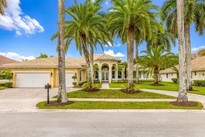 2477 Poinciana Dr, Weston: photo 1 of 56