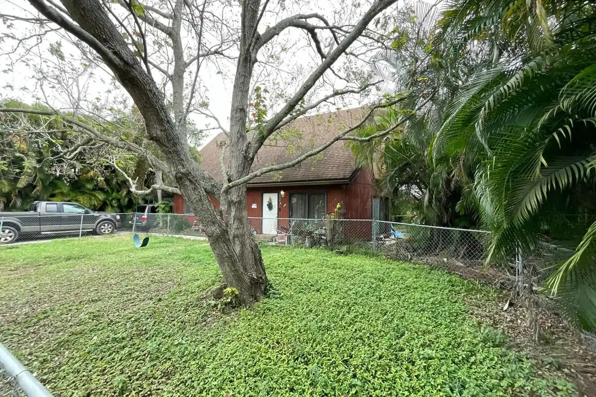 6640 Riggers Rd, Lake Worth: photo 1 of 20