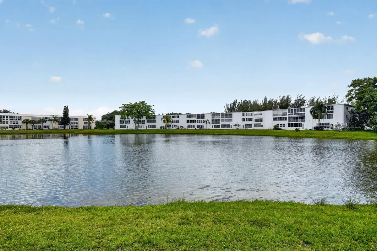 202 Wellington D, West Palm Beach: photo 1 of 38