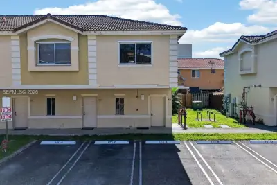7995 NW 8th St #100C, Miami: photo 1 of 30