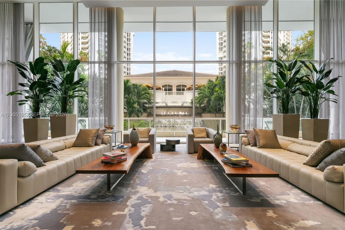 21150 Point Pl #LPH 2902, Aventura: photo 1 of 49