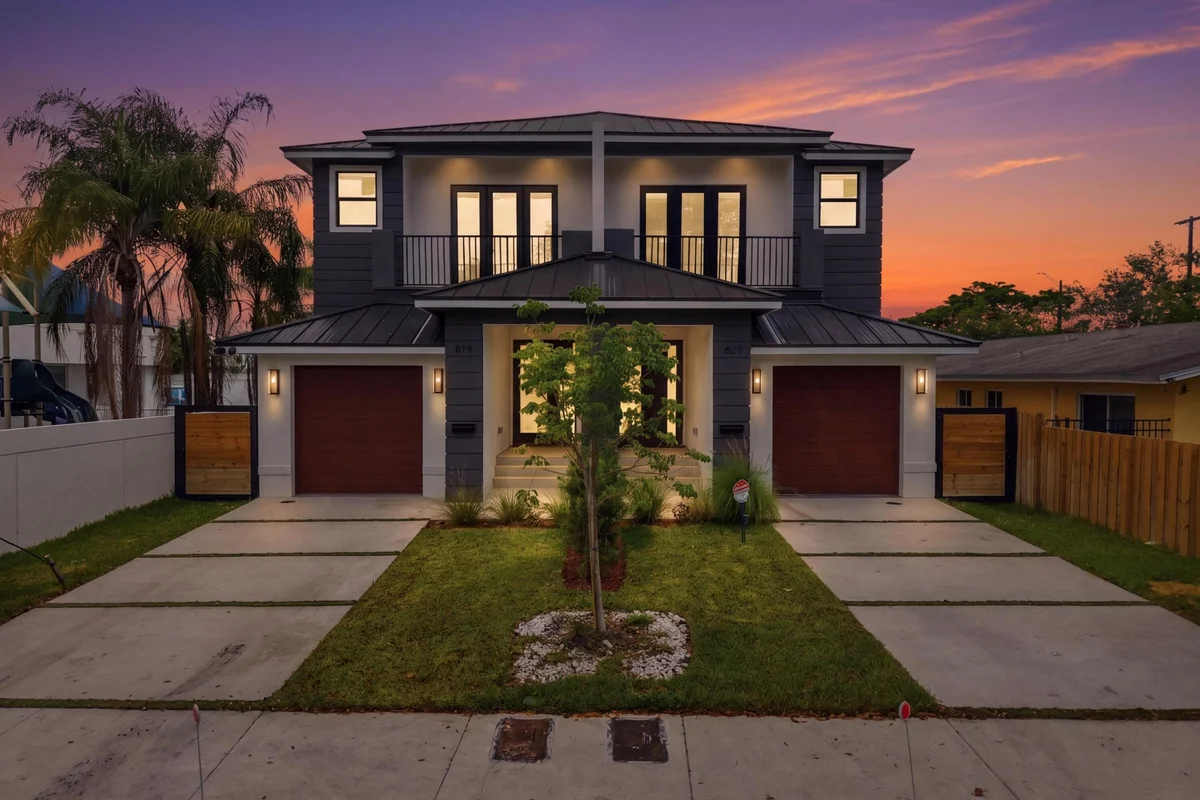 819 SW 1st St, Fort Lauderdale: photo 1 of 40