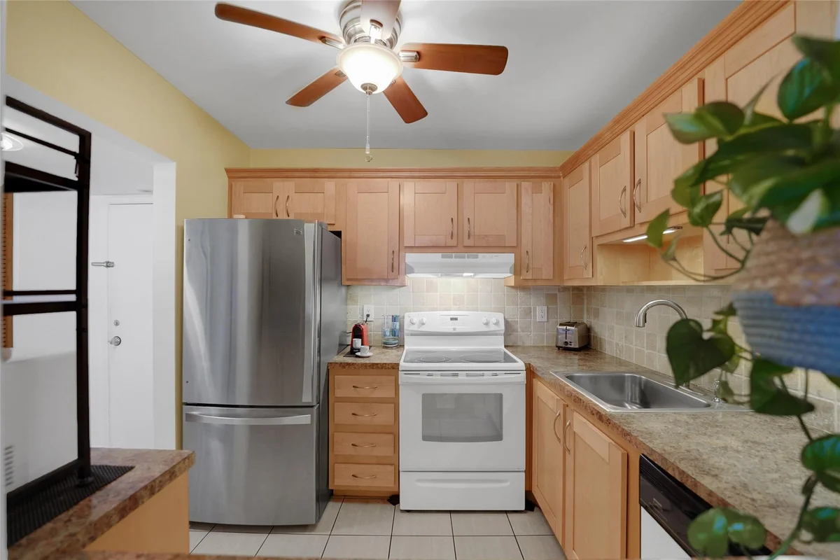 257 S Cypress Rd #401, Pompano Beach: photo 1 of 34