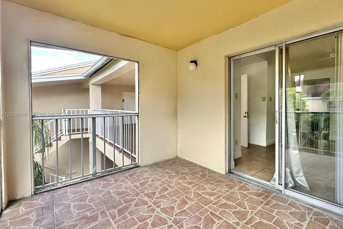 15300 SW 106th Ter #506, Miami: photo 1 of 11