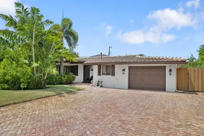 3211 Seaward Dr, Lauderdale-by-the-Sea: photo 1 of 25
