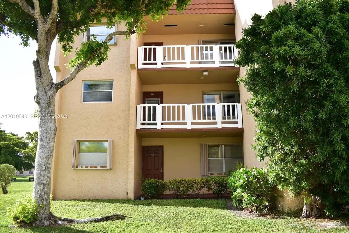 9321 Sunrise Lakes Blvd #201, Sunrise: photo 1 of 24