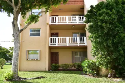 9321 Sunrise Lakes Blvd #201, Sunrise: photo 1 of 24