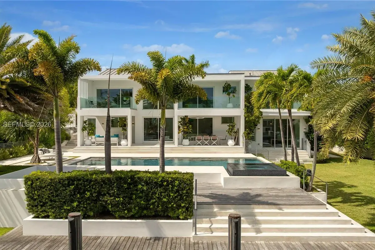 120 Knollwood Dr, Key Biscayne: photo 1 of 45