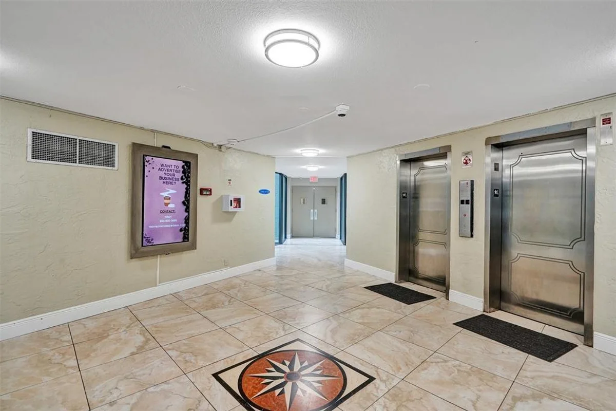 4222 Inverrary Blvd #4116, Lauderhill: photo 1 of 9