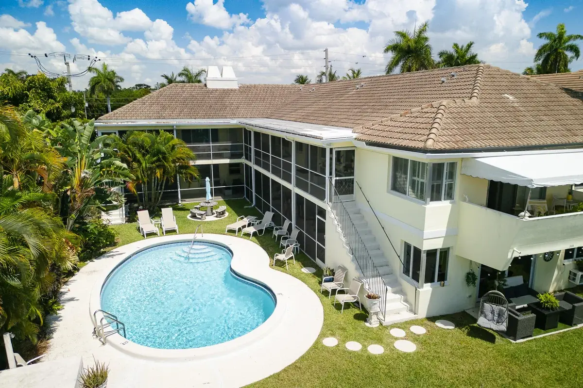 1308 Bayview Dr #1c, Fort Lauderdale: photo 1 of 31