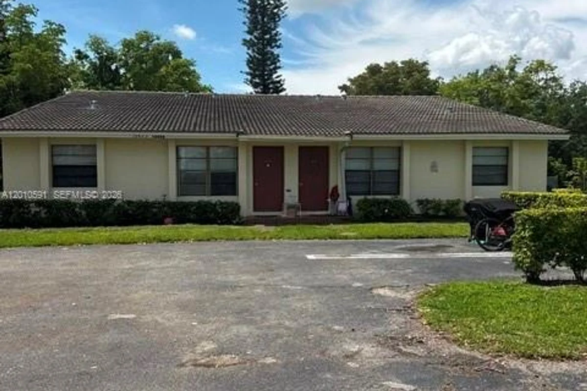 10406 NW 36th St, Coral Springs: photo 1 of 14