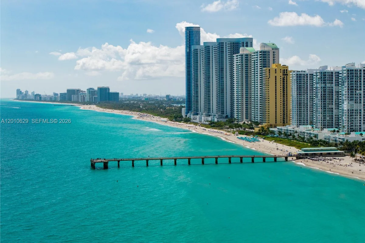 Condo in Sunny Isles Beach: photo 1 of 22