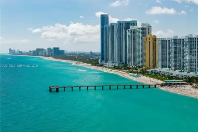 Condo in Sunny Isles Beach: photo 1 of 22