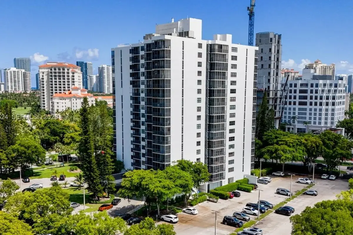 20100 W Country Club Dr #504, Aventura: photo 1 of 26