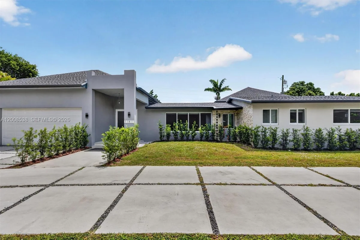 11811 SW 82nd Rd, Miami: photo 1 of 63